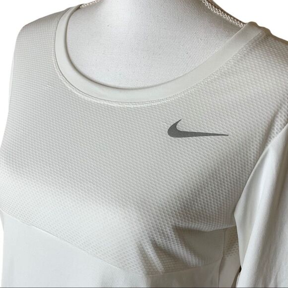 Nike Dri-fit city white core top - small - Picture 4 of 11